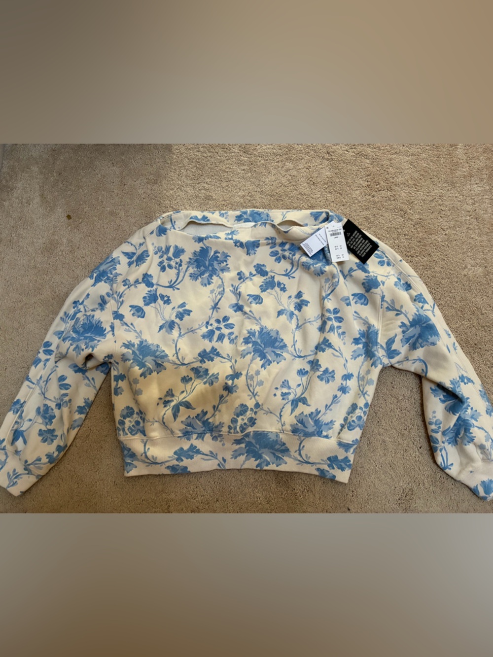 Abercrombie and Fitch off shoulder sweatshirt floral blue size L NWT
